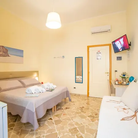 A Due Passi Oda ve Kahvaltı Otranto